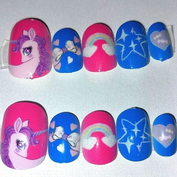 Kids Rainbows and unicorns 10pc  press on nails for girls and teens - Picture 3 of 5